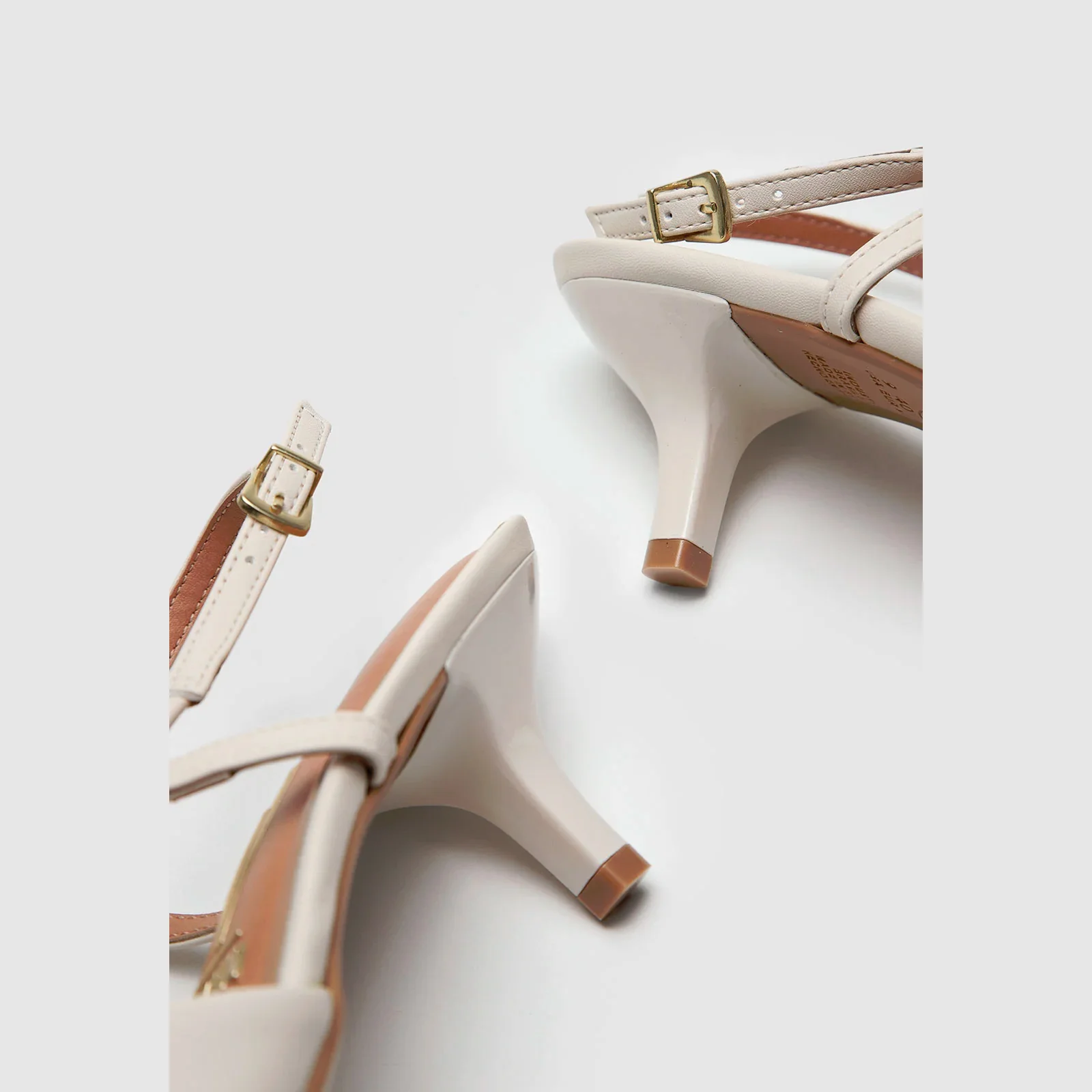 Vizzano 1122-892 Kitten Heel Pointy Toe Strappy Pump in Off White Napa - Image 2