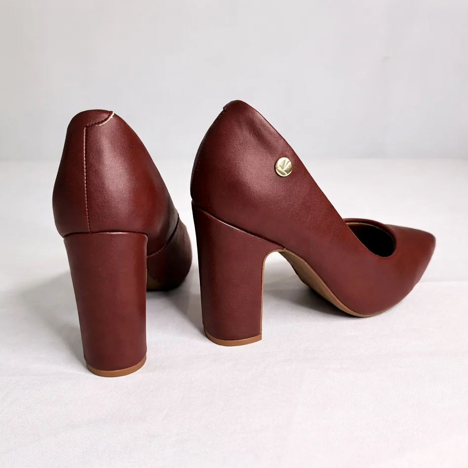 Vizzano 1285-400 Block Heel Pointy Toe Pump in Cocoa Napa - Image 4